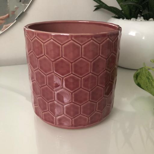 Buy & Sell Gloucestershire South Gloucestershire - Photos for Ceramic planter pink geometric pattern plant