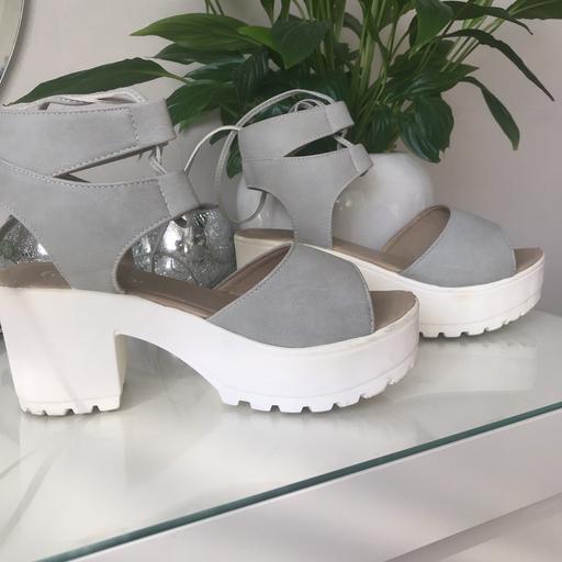 Buy & Sell Gloucestershire South Gloucestershire - Photos for White & Grey Heel Platform shoes 3 tie up