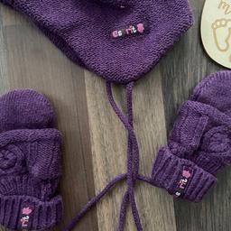 Vergebe ein Winterset für 0-3 Monate in lila inkl Haube/Mütze und Baby Handschuhe. Versand oder Abholung in Wien 2202, g3 möglich. Keine Garantie oder Gewährleistung