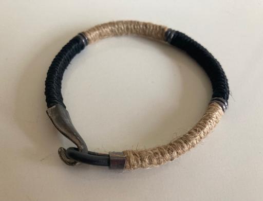 Buy & Sell North West London Frognal - North West London - Photos for Bracelet black and beige with metal closure