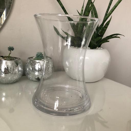 Buy & Sell Gloucestershire South Gloucestershire - Photos for Transparent flute concave vase pot