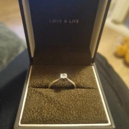 in excellent condition beautiful white gold diamond engagement ring