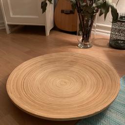 Holztablett/Schale von Ikea mit einem Durchmesser von 45 cm.