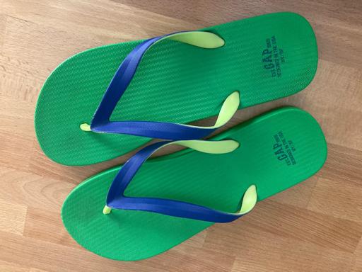 Buy & Sell North West London Camden - Photos for GAP Men's Green Flip Flops USA 11 EUR 44