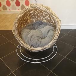 Cat egg chair. Bought for my rabbit who isn’t interested so never been used
