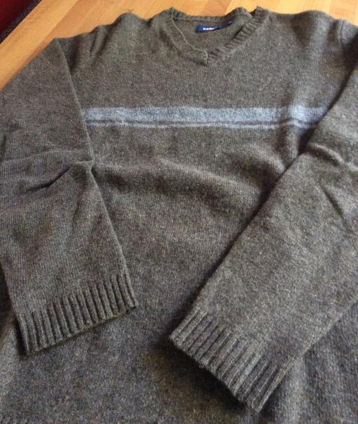 Buy & Sell North West London Camden - Photos for French Men's V-neck Brown Wool Jumper M