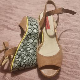 ladies tan wedges size 6 good clean condition