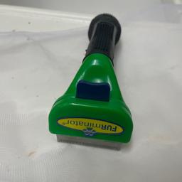 Excellent condition grooming tool
No damage