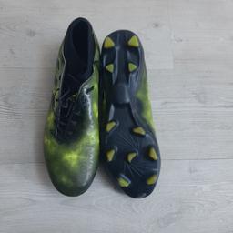 Adidas football shoe 
Size 10
Molded studs