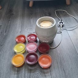 Yankee candle electric wax melts with 8 Yankee candle different scents used good condition