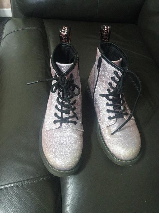 Buy & Sell Darlaston Walsall - Photos for Girl's Glitter Dr martens boot's size 1.5 uk