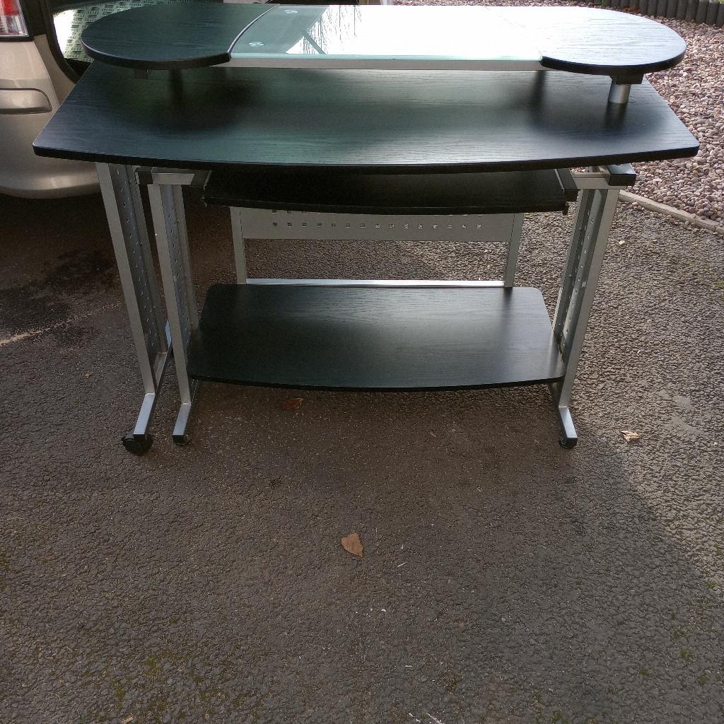 Computer / Gaming Desk in B63 Metropolitan Borough of Dudley für £ 30