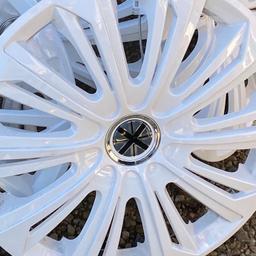 White wheel trims with Union Jack in the centre circle in . Really Good condition
**Open to offers**