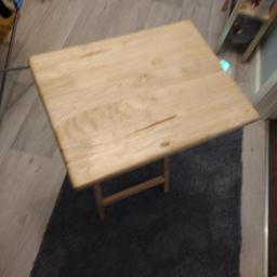 pine table,