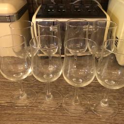 8 Wine glasses