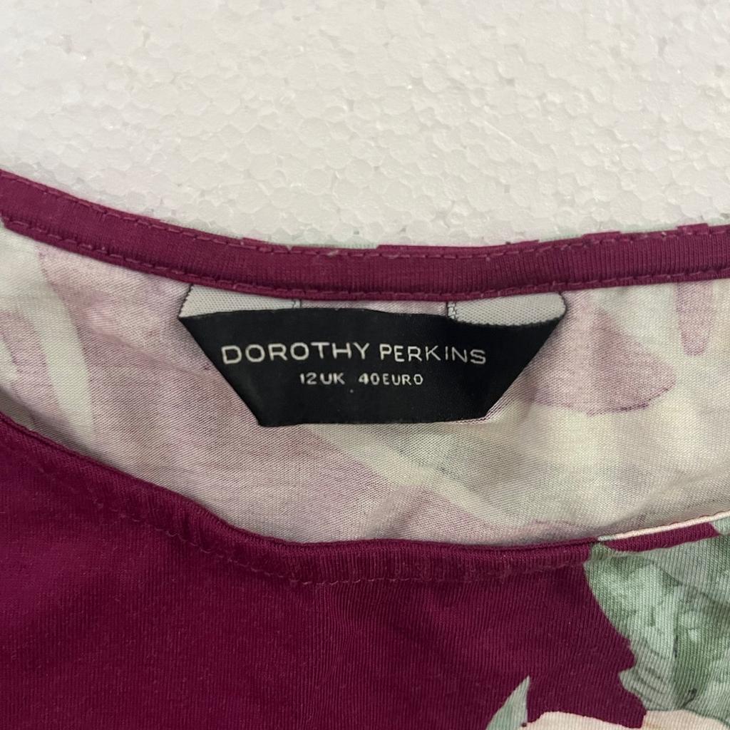 Size 12
Very good condition
One from Monsoon and one from Dorothy Perkins
Colour: Maroon
Each £5
2 for £8