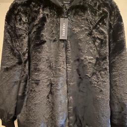 Brand new with tags
Boohoo faux fur bomber jacket.
Size 14