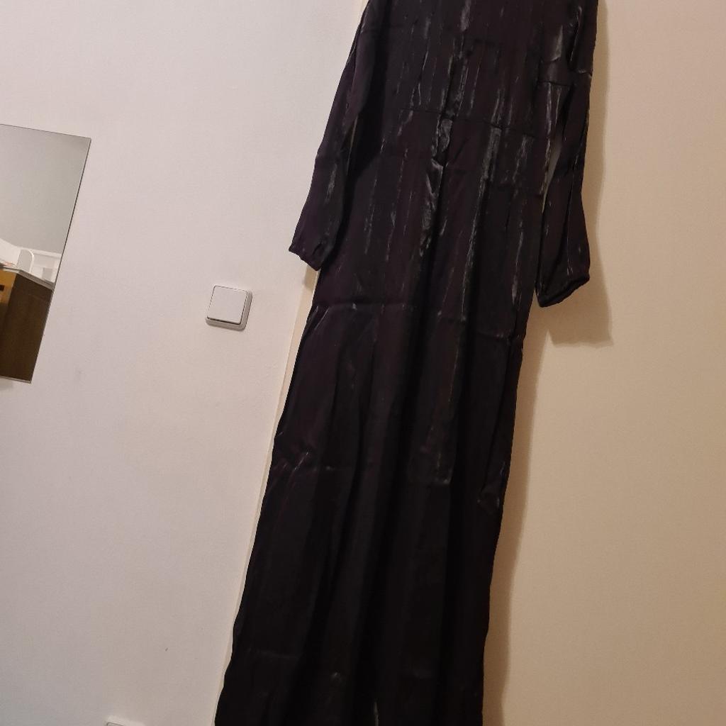 Länge beträgt 150cm

#Abaya #Abiye #Muslima #Hijab #maxiKleid #bodenlang #elbise #tesettür #abendkleid #damenkleid #langeskleid #kopftuch #blickdicht #maxirock #butterfly #Schmetterling #farasha #ferascha #ferascha #Tunika #knielang #hemdblusenkleid #bluse #kleid #cardigan #Kimono #sport #blusenkleid