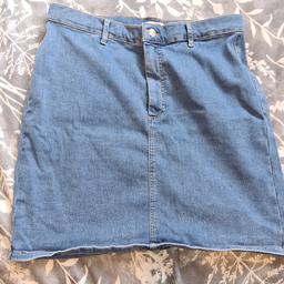 denim skirt
size 16 from topshop
stretchy
perfect condition