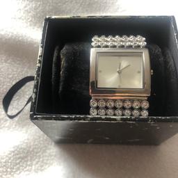 Beautiful ladies watch. Worn a few times on special occasions