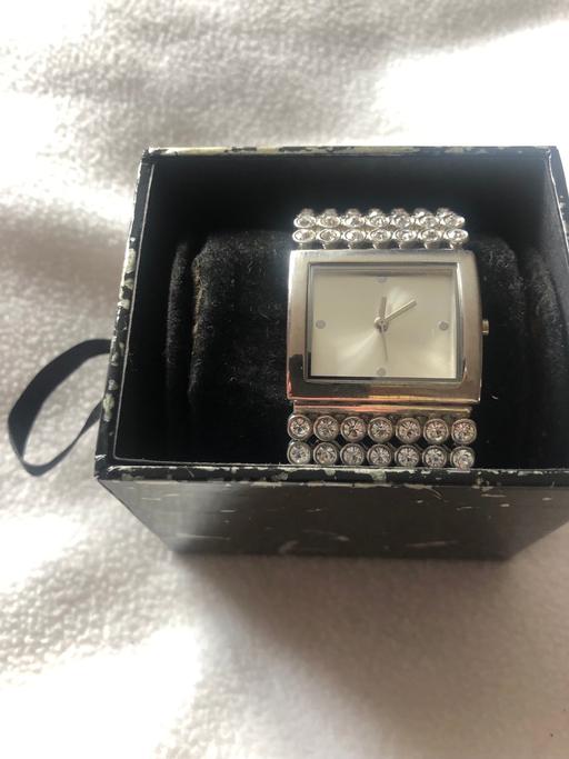 Buy & Sell Lancashire West Lancashire - Photos for LADIES CRYSTAL STRAPPED WATCH