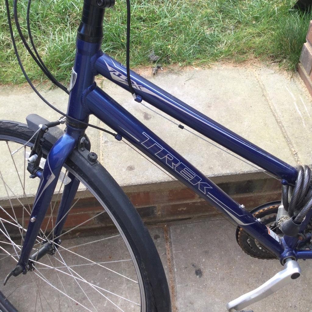 Women’s trek bike used few times, good condition, could do with a new chain as old one a bit rusted, collection only.