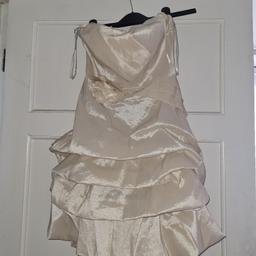 cream satin party dress
from quiz
size 10
slight mark as seen on pic
worn once