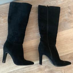 great condition, black suede graceland boots. size 5