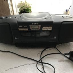 Sony cd cassette radio, not been used for some time so might need the tape heads cleaning but in good condition! 

ITEM AVAILABLE UNTIL MARKED AS SOLD

COLLECTION FROM RUSSELLS HALL DUDLEY, COLLECTION WITHIN A WEEK OR ITEM WILL BE RELISTED. 

NO TIMEWASTERS!
