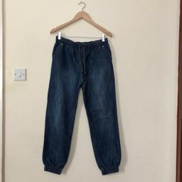 Denim and Co blue baggy faded denim jeans
U.K. size 10
Excellent condition
Bargain
Bundle discounts available