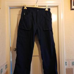 Navy comfy combats reg leg.
Worn once in ex. cond.
Fy3 layton or post