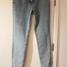 woman’s jeans new with tags
high waisted
 true to size
good quality
from a pet and smoke free home
Collection se16 4en or postage £3.50
thanks for looking