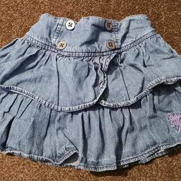 Calvin klien jeans denim skirt age 4 with sown in shorts
Collection burscough or willing to post if you can pay through paypal and cover the p&p charges
Please take a look through my other items