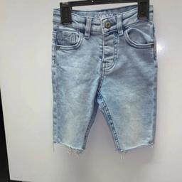 Excellent condition
Worn once
Aged 3-4 years
Frayed design
Adjustable waist

Lots more items 0-4 years
Ladies 6-16
Mens Small
All season clothes
Bundle discounts on

#primark #denimshorts #toddlershorts #primarkshorts #toddlershorts #toddlerwear #primarkfashion #skinnydenim #skinnyshorts #holidaywear #holidayclothes #holidayshop #3to4years