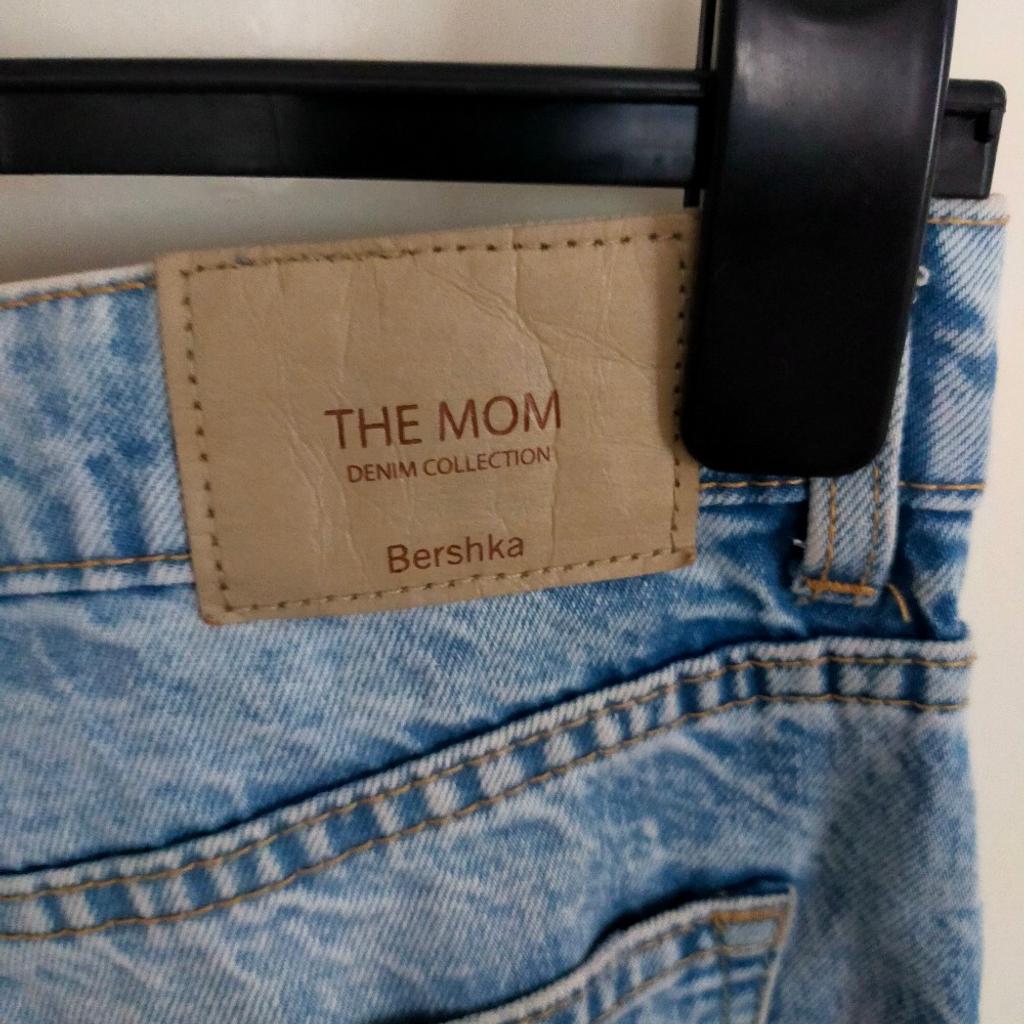 Bershka mom jeans
Only worn couple of times
Very good condition
UK 10