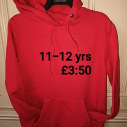 2 HOODIES EX CONDITION RED IS FLEECE LINED UNISEX.
2ND.JURASSIC PARK HOODIE LINED..