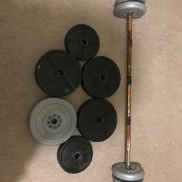 Collection only 40 kg in total, includes bar. Selling cheap due to its condition 