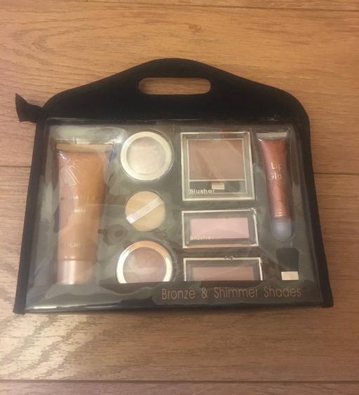 Buy & Sell West Yorkshire Leeds - Photos for Lovely cosmetic make up set