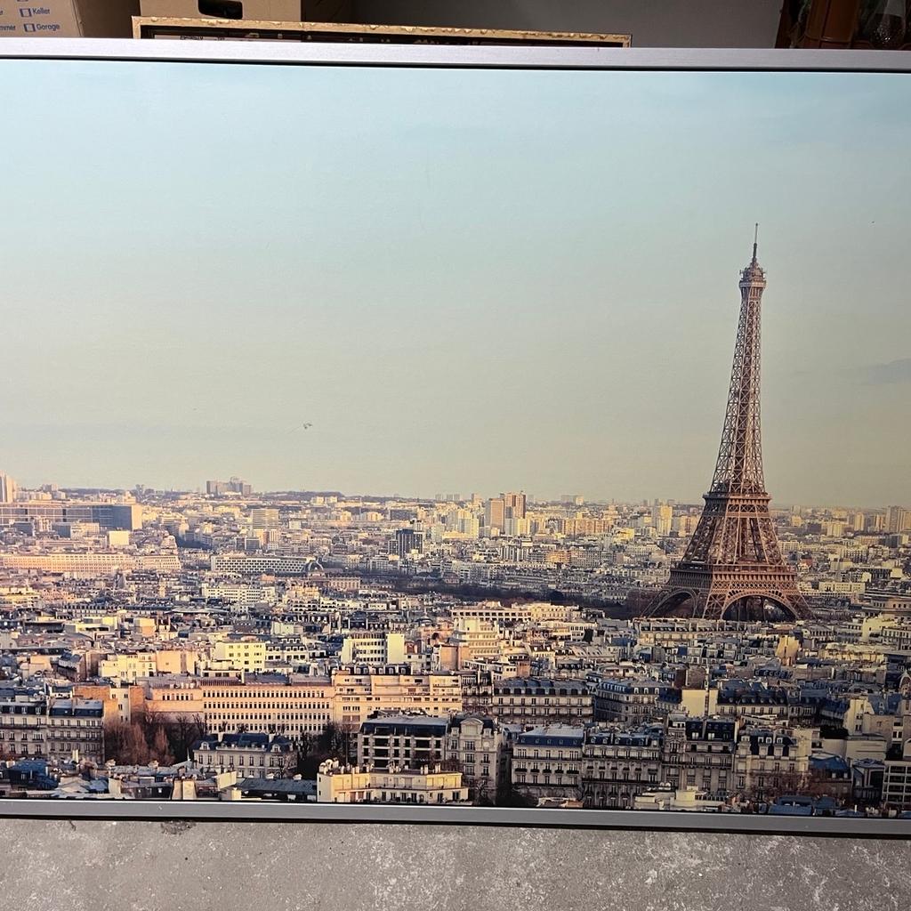 Biete hier ein Paris Bild im Leinwand Rahmen an.

Maße: 140cm * 100cm

Privatverkauf, daher keine Garantie und keine Rücknahme