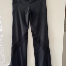 Hi and welcome to this great looking comfy ladies Adidas Climacool Clima365 Leggings Yoga Pants Size UK 10 in perfect condition thanks