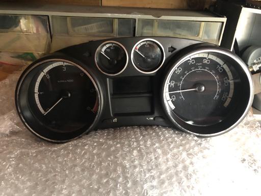 Vehicles West Midlands Birmingham - Photos for Peugeot 308 estate clocks 2008/9