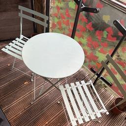 RRP: £76

Needs a clean from being outside but in excellent condition

Perfect for a balcony or small garden