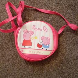 peppa pig bag. used a few times.

collection only please and if you have any questions please let us know :)