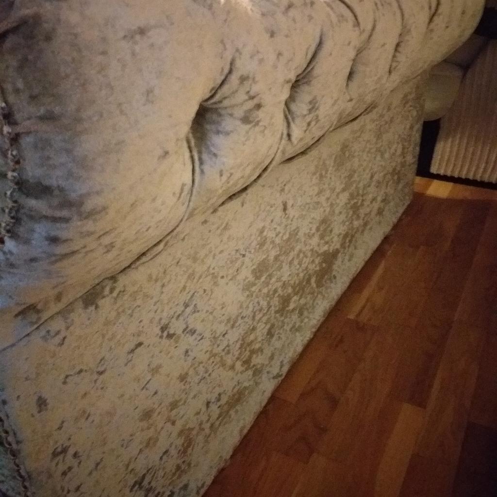 silver crushed velvet three quarter bed with inlaid diamonties inlaid in material. ideal if just starting out in own place. 80 pound no offers collection only first to see will buy.