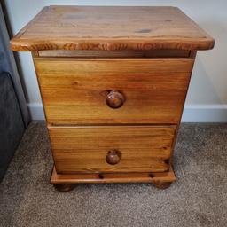 x2 bedside tables, overall good condition expect one of the tables needs to be revarnished (see last pic) was sanded due to children writing but varnish is wearing off in places.

Ideal to upcycle or decorate, could deliver if local.

W- 0.45cm
D- 0.35cm
H- 0.54cm