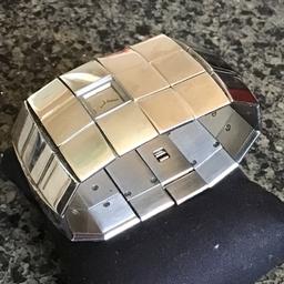 Beautiful Calvin Klein DISCO watch
Polished Silver in colour
Great condition