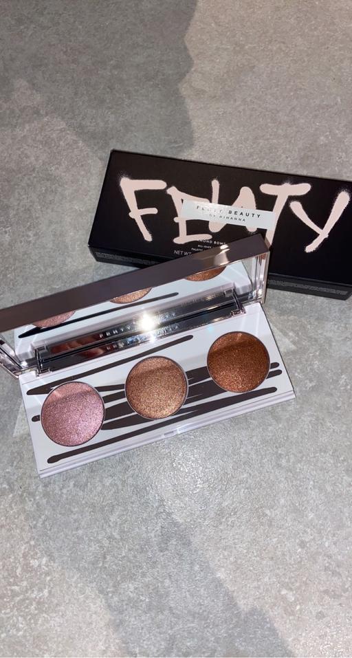 Buy & Sell West Yorkshire Bradford - Photos for Fenty Beauty diamond bomb palette