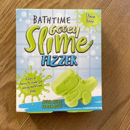 Bathtime gooey slime fizzer.
Fizzes and turns to slime for a fun messy bathtime play.
Sour apple fragrance
Stain free
Brand new sealed in box
