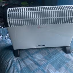 sentik convector heater..
does have slight dent on front and rear but works absolutely fine looks like new apart from the 2 dents priced to sell