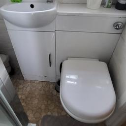In good conditon Toilet and sink unit
Size: 35 width x 31 height
Includes sink and toilet unit. Does not include sink tap.
Collect end of february 
Pick up only 
£70 ono